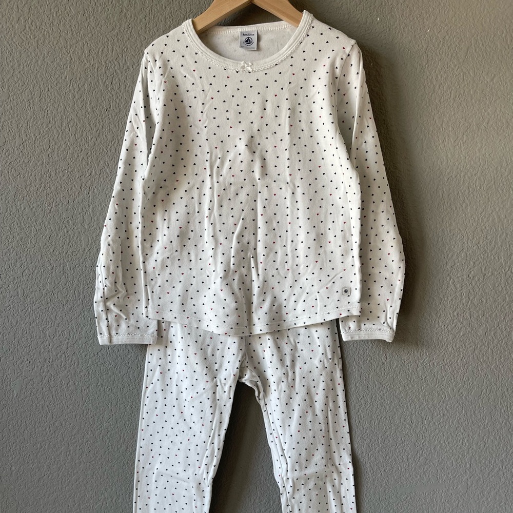 Petit Bateau Cream, Navy & Red Hearts pajama set, GIRLS' SIZE 8/128 cm